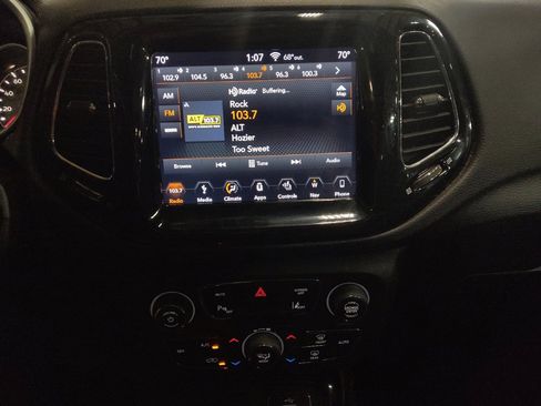 Used 2018 Jeep Compass Limited w/ Navigation Group image 25