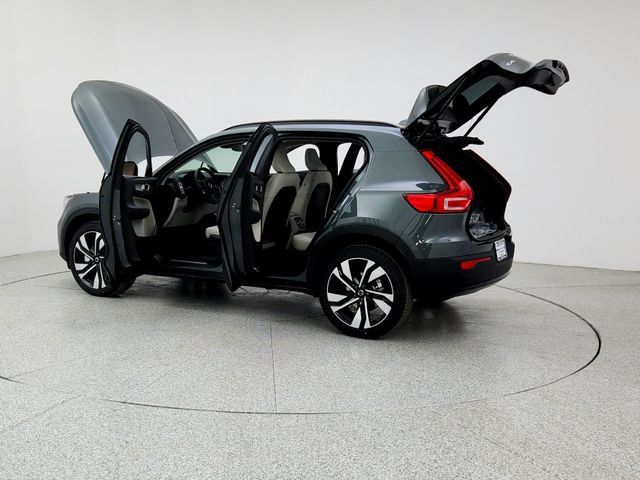 New 2026 Volvo XC40 B5 Ultra w/ Climate Package AWD/4WD image 12