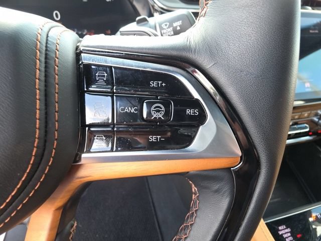Used 2025 Jeep Grand Cherokee L Summit AWD/4WD image 24