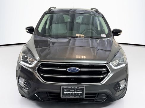 Used 2017 Ford Escape Titanium image 2