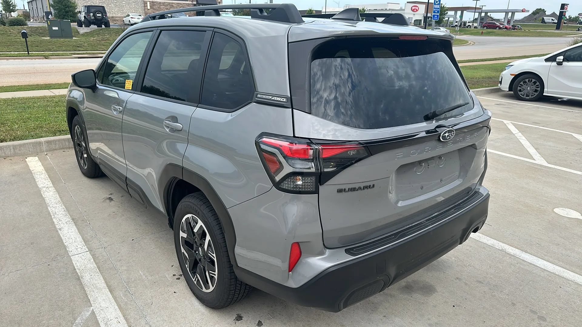 Used 2025 Subaru Forester Premium AWD/4WD image 4