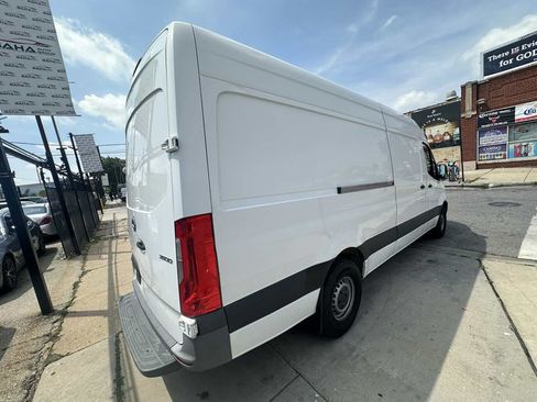 Used 2021 Mercedes-Benz Sprinter 2500 w/ Driver Convenience Package image 8
