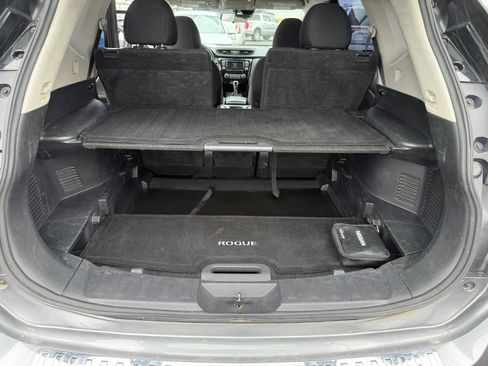 Used 2019 Nissan Rogue S FWD image 22