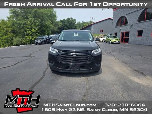 Used 2018 Chevrolet Traverse LS w/ LPO, Black Accent Package FWD image 3