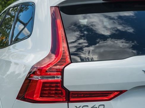 Certified 2025 Volvo XC60 T8 Ultra w/ Protection Package Premier AWD/4WD image 9