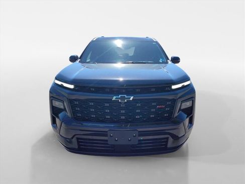 Used 2025 Chevrolet Traverse RS w/ LPO, Floor Liner Package AWD/4WD image 8