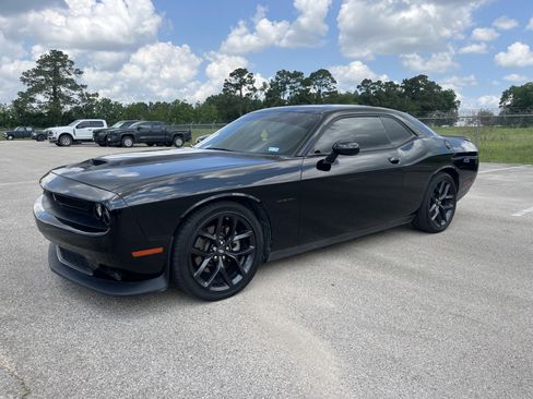 Used 2022 Dodge Challenger R/T w/ Plus Package RWD image 4