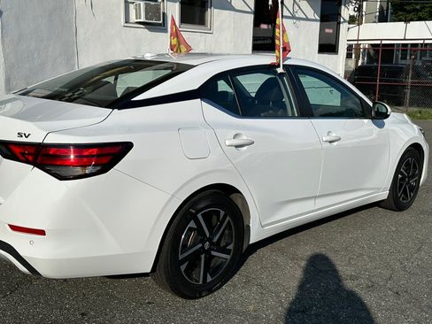 Used 2024 Nissan Sentra SV FWD image 31