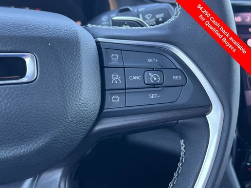 New 2025 Jeep Grand Cherokee Limited w/ Luxury Tech Group II image 13