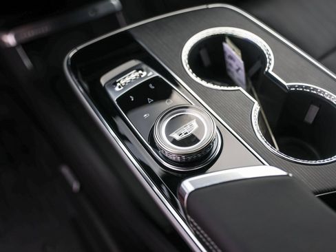 Used 2025 Cadillac Lyriq Luxury image 19