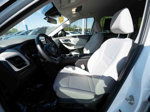 Used 2023 Nissan Rogue SV AWD/4WD image 9