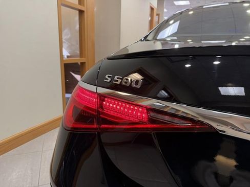 Used 2025 Mercedes-Benz S 580 4MATIC Sedan image 6