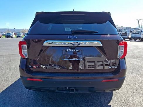 Used 2023 Ford Explorer XLT w/ Class IV Trailer Tow Package image 9