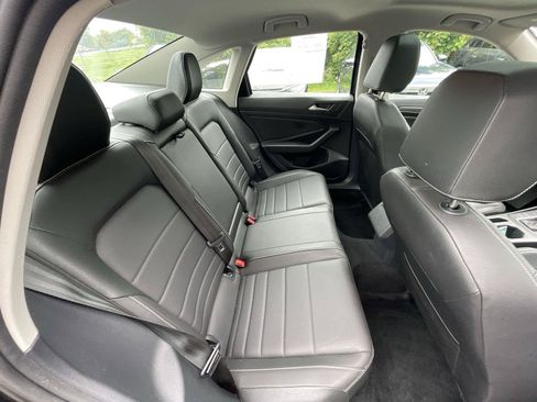 Used 2024 Volkswagen Jetta SE FWD image 22