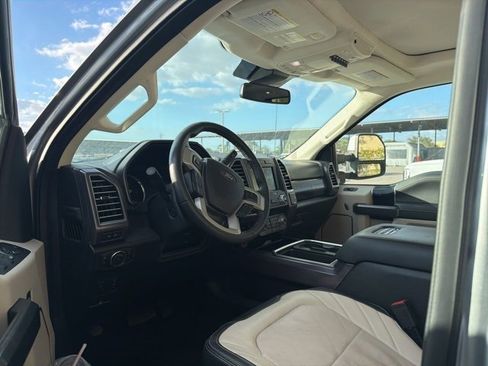 Used 2020 Ford F250 Limited image 5