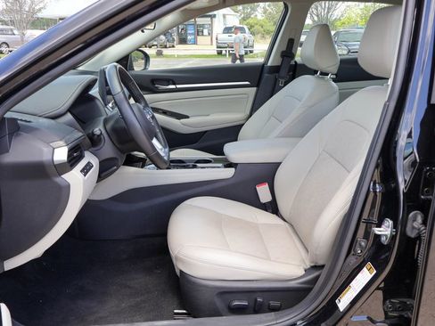 Used 2023 Nissan Altima 2.5 SL image 7