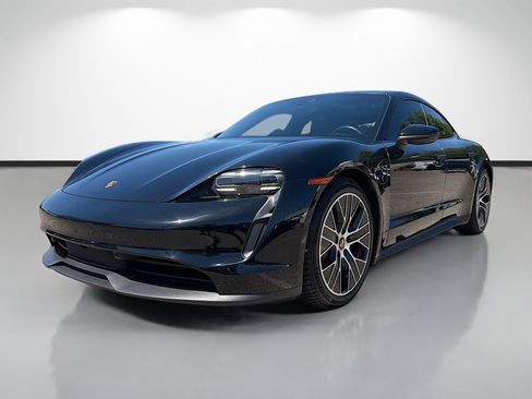 Used 2022 Porsche Taycan image 7