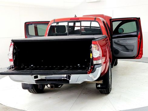 Used 2015 Toyota Tacoma 4x4 Double Cab w/ SR5 Package image 11