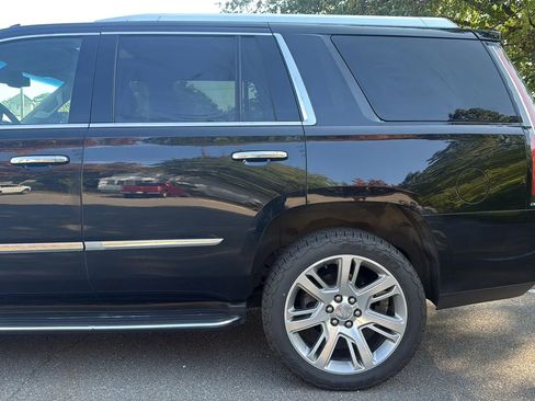 Used 2015 Cadillac Escalade Luxury image 6