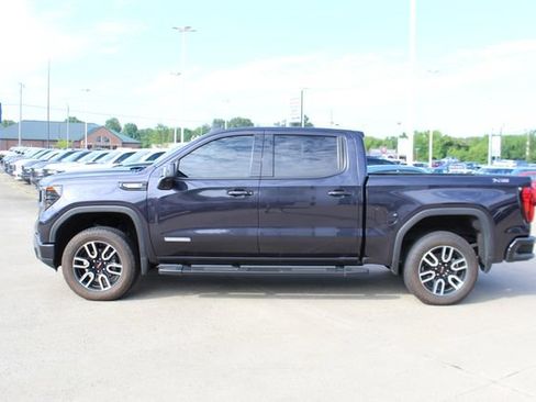 Used 2022 GMC Sierra 1500 Elevation w/ Elevation Premium Package AWD/4WD image 2