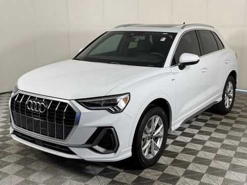 Used 2024 Audi Q3 2.0T Premium Plus w/ Premium Plus Package AWD/4WD image 2