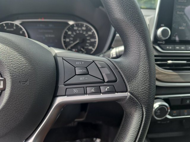 Used 2025 Nissan Altima 2.5 SV FWD image 18