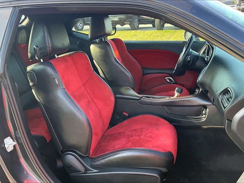 Used 2017 Dodge Challenger GT w/ Driver Convenience Group image 7