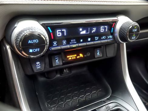 Used 2019 Toyota RAV4 XLE w/ Convenience Package AWD/4WD image 20