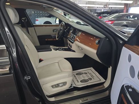 Used 2019 Rolls-Royce Ghost Sedan 4D image 9