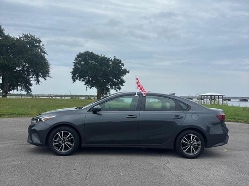 Used 2023 Kia Forte LXS FWD image 2