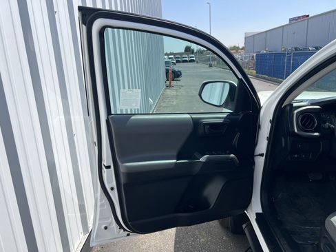 Used 2021 Toyota Tacoma SR5 RWD image 13