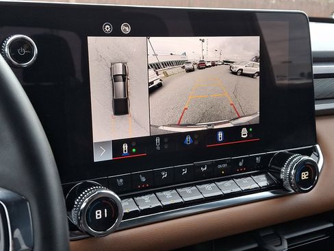 Used 2023 GMC Canyon AT4 w/ AT4 Premium Package image 18