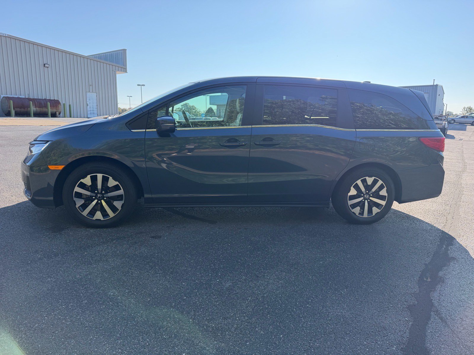 Used 2025 Honda Odyssey EX-L image 8