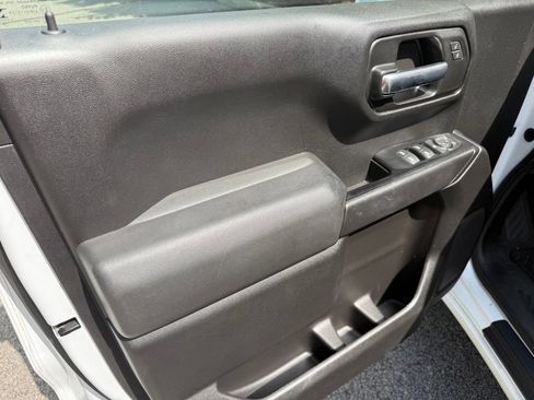 Used 2019 Chevrolet Silverado 1500 Custom w/ Custom Value Package AWD/4WD image 13