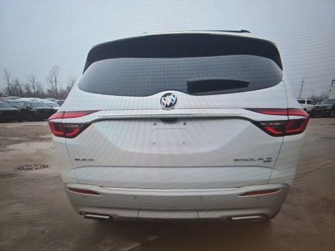 Used 2018 Buick Enclave Avenir w/ Avenir Technology Package AWD/4WD image 4