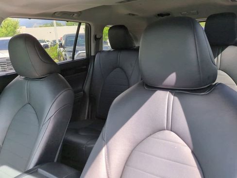 Certified 2023 Toyota Highlander XLE AWD/4WD image 8