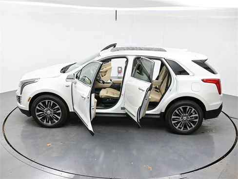 Used 2017 Cadillac XT5 Premium Luxury w/ LPO, Wheel Lock Package image 42