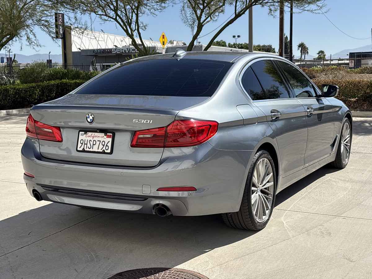 Used 2019 BMW 530i w/ Convenience Package RWD image 3