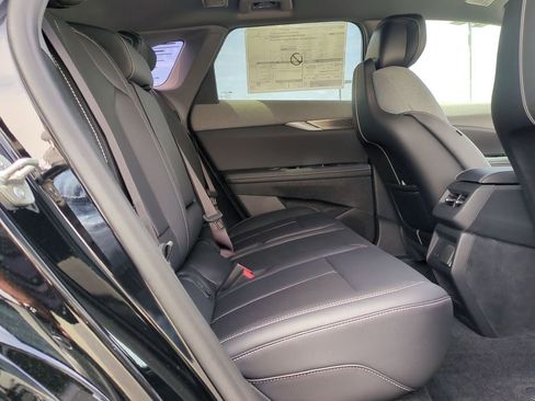 New 2026 Cadillac Optiq Luxury 1 image 33