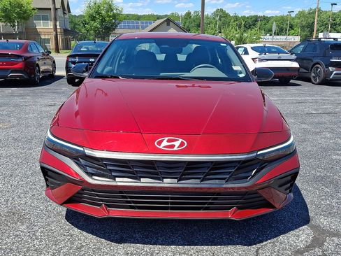 Certified 2025 Hyundai Elantra Sport FWD image 2