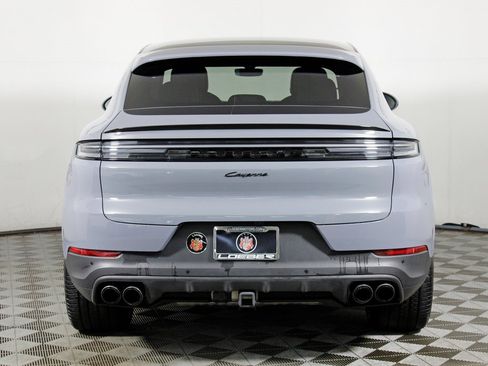 Used 2024 Porsche Cayenne Coupe image 6