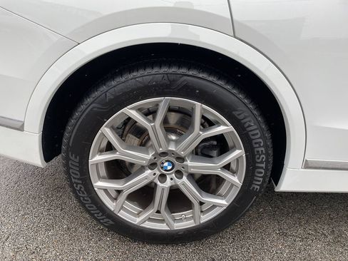 Used 2023 BMW X7 xDrive40i w/ Premium Package image 12