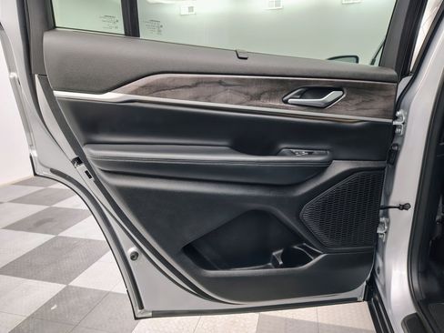 Used 2023 Jeep Grand Cherokee L Limited w/ Luxury Tech Group II image 25