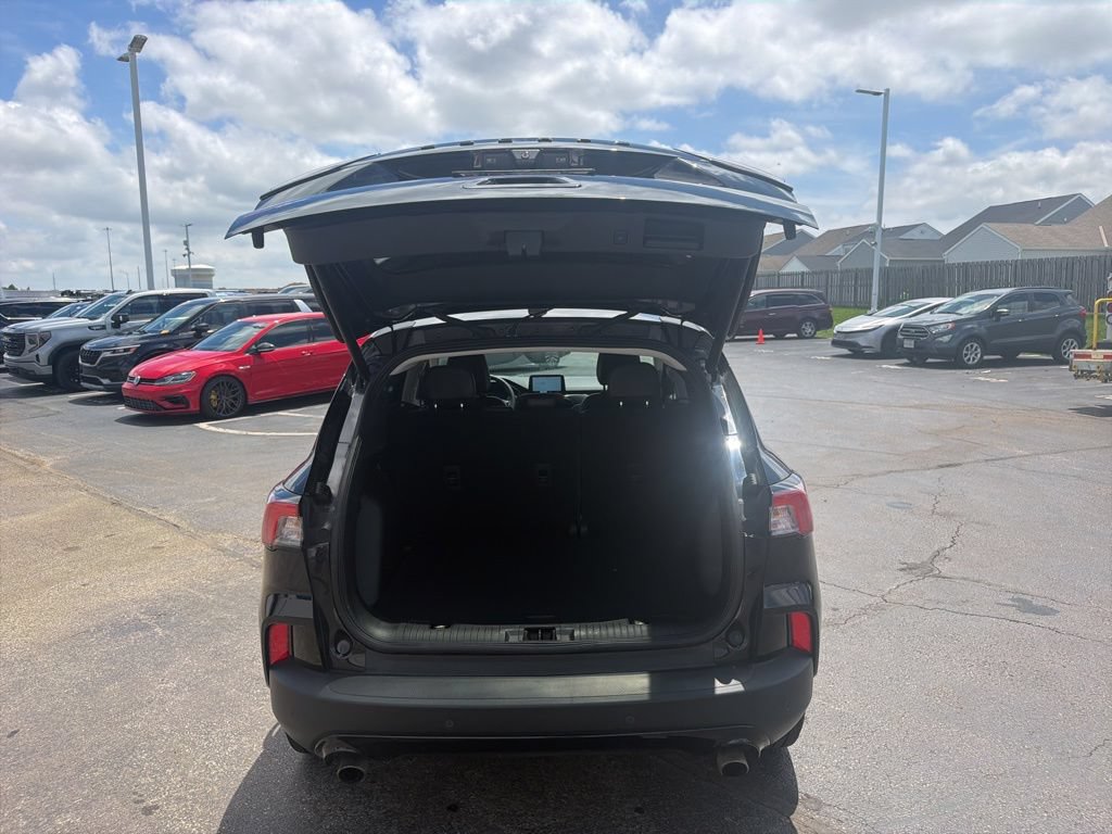 Used 2022 Ford Escape SEL w/ SEL Stealth AWD Package image 44