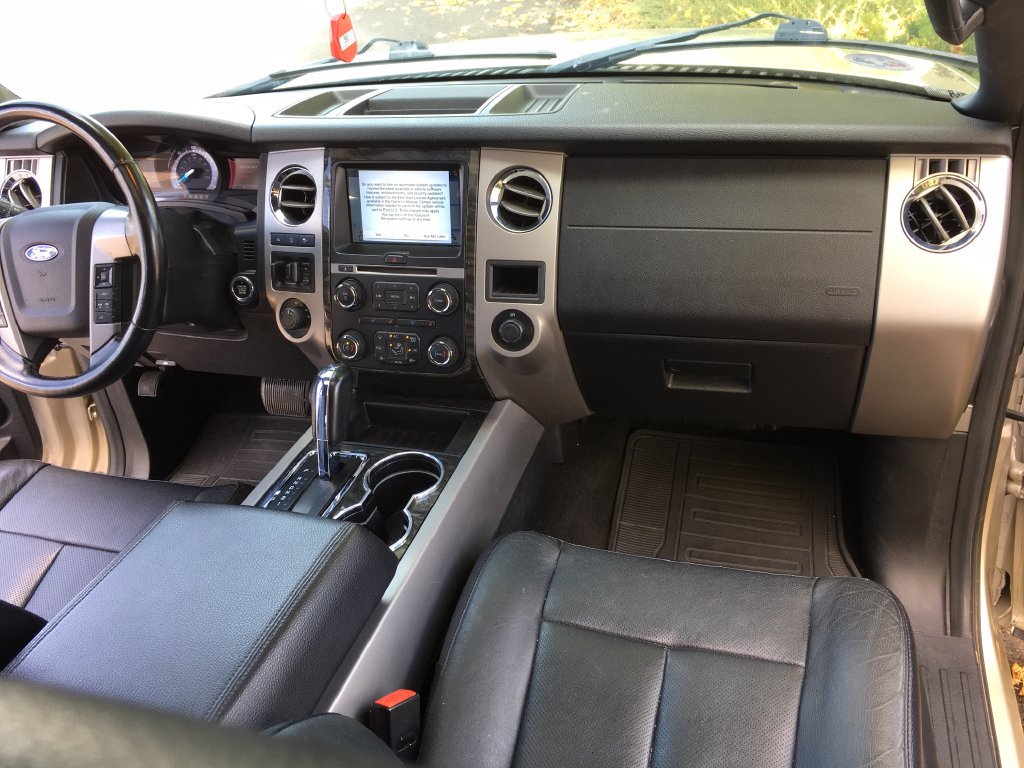 Used 2017 Ford Expedition Limited w/ Equipment Group 301A AWD/4WD image 36