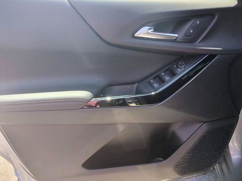 Used 2026 Chevrolet Equinox LT FWD image 12