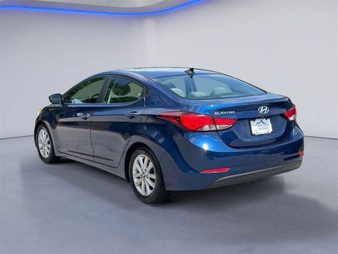 Used 2015 Hyundai Elantra SE w/ Option Group 02 FWD image 3