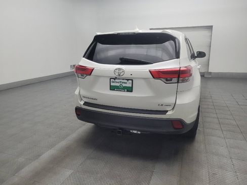 Used 2018 Toyota Highlander Plus AWD/4WD image 7