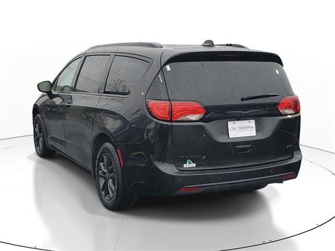 Certified 2020 Chrysler Pacifica Touring-L image 3