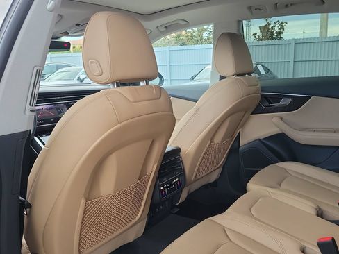 Certified 2023 Audi Q8 Premium Plus w/ Premium Plus Package AWD/4WD image 17